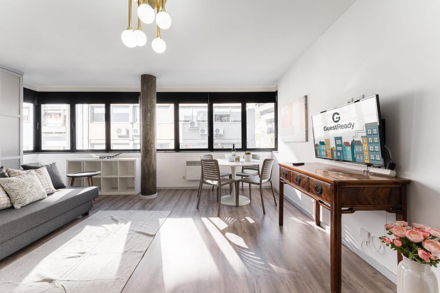 Apartment Guestready - Grayscale *
