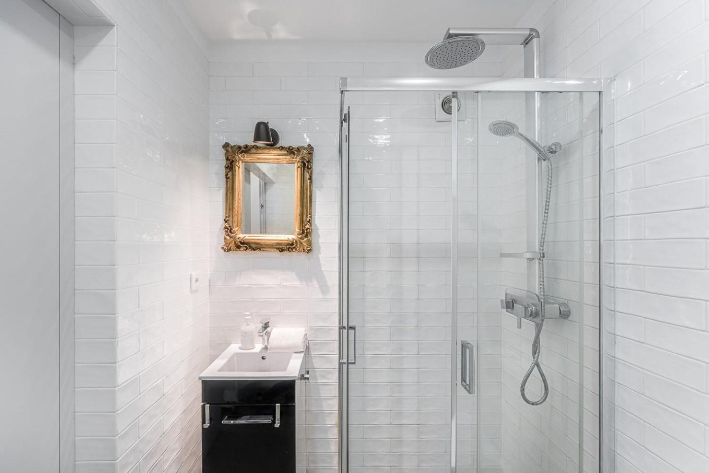 Guestready - Grayscale Porto