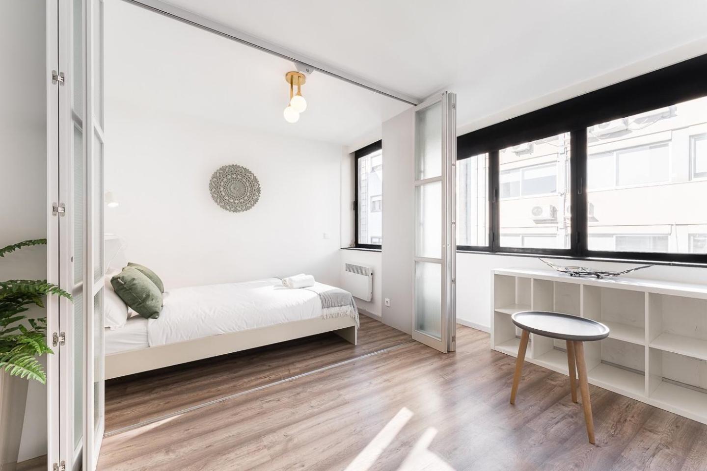 Guestready - Grayscale Apartment Porto